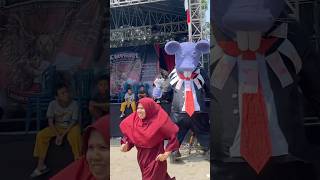 Download lagu Ibu ibunya lari ada tikus kantor #karnavallucu #karnaval #ogohogoh #arakarakan mp3