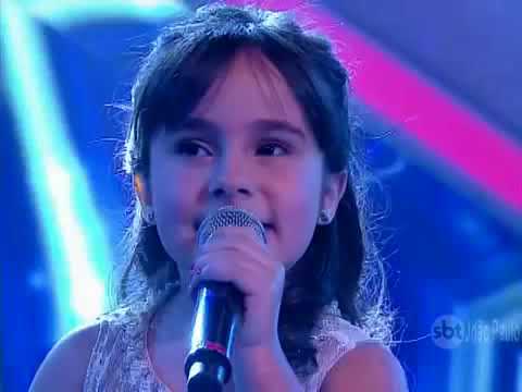 Cute little girl(sienna Belle) singing - love me like you do