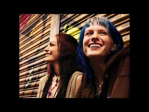 cr1tter - Life Goes On (OFFICIAL MUSIC VIDEO)