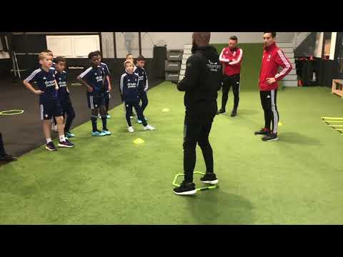 Feyenoord JO10 op bezoek bij  Topsport Coaching