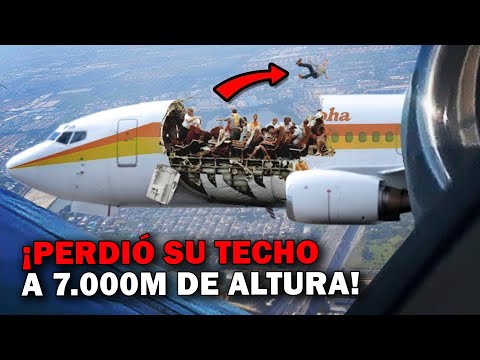 Un avión PERDIÓ su TECHO ﻿a 7.000 metros de altura y ¡sucedió un milagro!