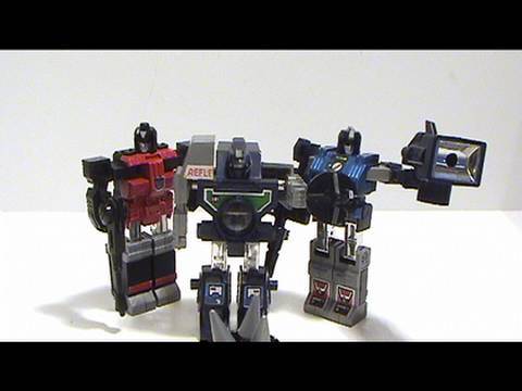 Video review of Transformers G1; Reflector