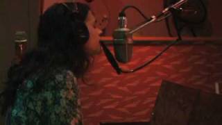 leona naess recording &quot;sharks attack&quot;