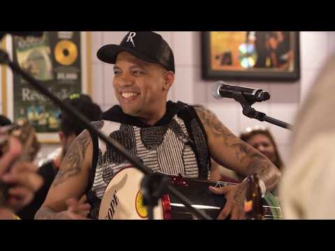 Pagode do Revela e Marquinhos Sensação - Amor Em Silêncio (Ao Vivo)