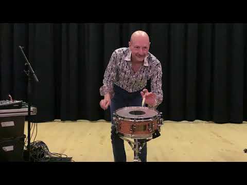 STEVE SMITH - OF JOURNEY PERFORMS AN AMAZING DRUM TRICK - 4/14/19