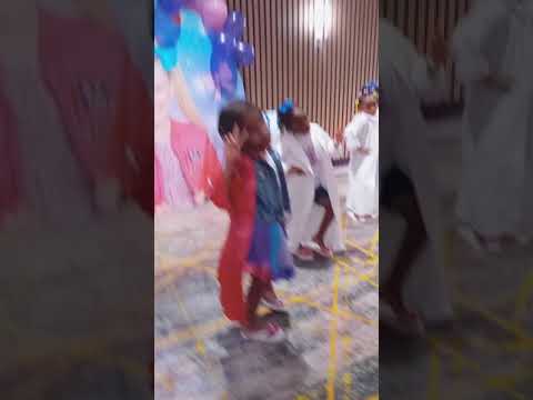 JoJo Spa Bus Birthday. 🎉 for young little girl's.