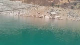 The lake formed behind Damسد کارون 4 در لردگان دریاچه پشت سد نزدیک به سر شاخه ها و چشمه های تابستانی