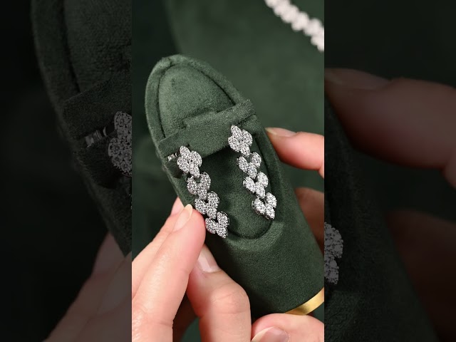 طقم مجوهرات نسائية بتصميم الماس للمناسبات