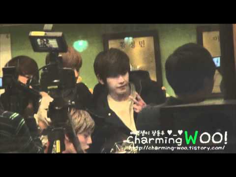 [fancam] 120117 kiss the radio (dongwoo)