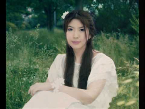 Maki Ikuno con banda - Hana no kusari (ending Saint Seiya Lost Canvas)