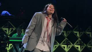 181201 Jingle Ball in SF - Alessia Cara -  Trust My Lonely