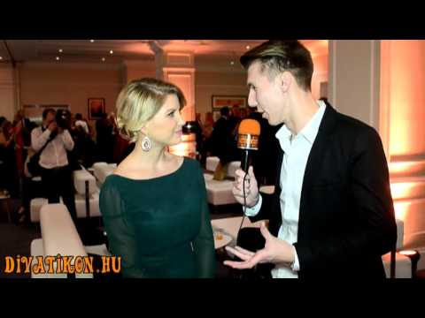 Szabó Zsófi ruhatervező is