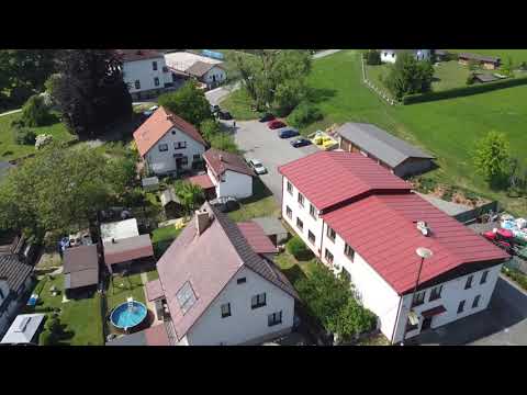 Stoletá lípa a Tatobity z dronu