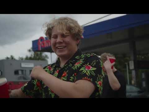 Truo, hlg, osty - Voddi von der Tanke (official music video) [produced by truo & osty]