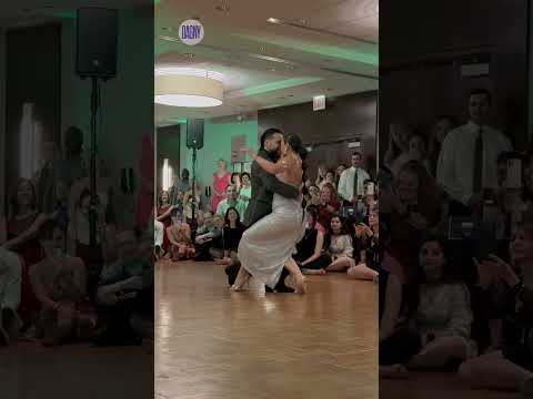 Hugo Patyn and Celina Routundo Argentine tango to “No Hay Tierra Como La Mía" by Canaro (8/17)