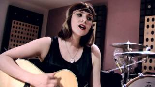 Kate Nash | &quot;Kiss That Grrrl&quot; - A64 [S1.EP46]: SBTV