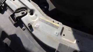 Saturn Vue Battery removal 2009