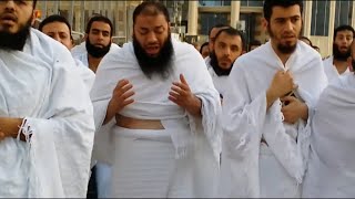 صورة لحظة دخول الكعبة " مشاهد مؤثرة على أبواب بيت الله الحرام " | #عمرة_التربية_3 | د . حازم شومان