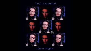 Sally Oldfield - Silver Dagger (LYRICS) FM HORIZONTE 94.3 CHANNEL