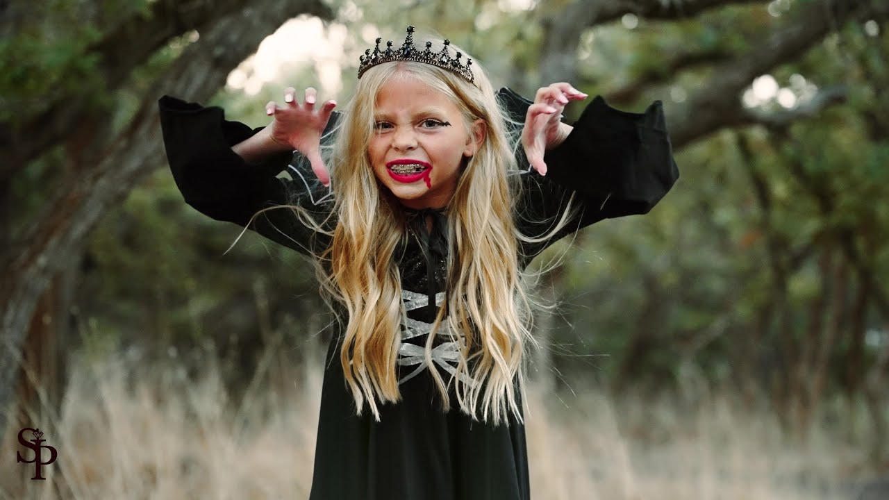 Kids' Unique Vampire Queen Costume 🧛🏻‍♀️  for Halloween or Dress Up | Sparkle In Pink