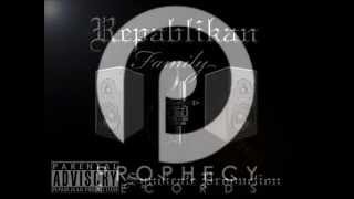 MAHAL KITA BY DOGTOWN FAMILIAZ FT.FLICT 1 OF REPABLIKAN(PROPHECY RECORDS}