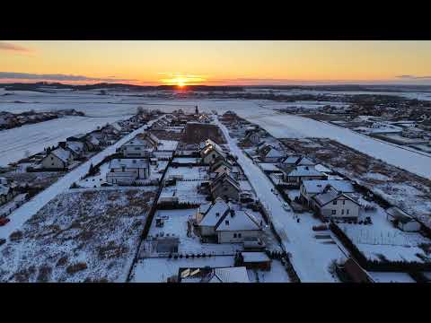 Różyny w Objęciach Zimy – Czar Mroźnych Dni! [4K] [2025]