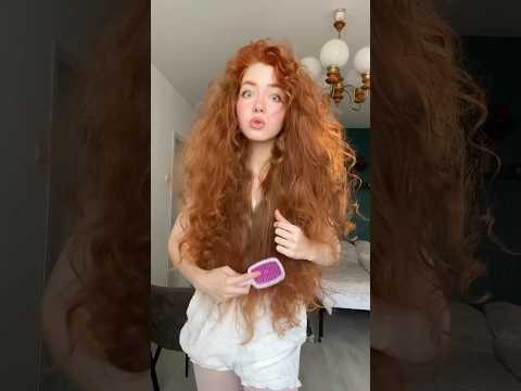 Styling your curls is so easy if you use the right products 🙌 Hydrating Curl Cream & Curl Defining