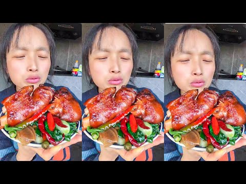 Irmã Liu come espetos de porco, pimentão e rabanete, programa de alimentação gourmet