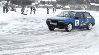 preview picture of video 'Виталий Петров прокатился на льду, на Ваз 2108'