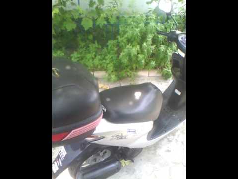 Как открыть скутер без ключа. Заводим скутер без мопеда. Заводим мотоцикл без ключа. Ключ зажигания скутер yamaha. Багажник для хонда дио 34.