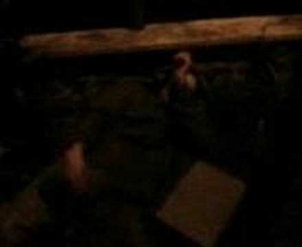 se bate cu stalpu:))