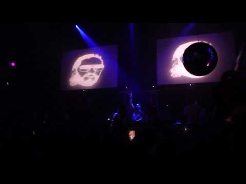 Steve Angello & Sebastian Ingrosso dropping 'Pump Up The Jam' at Mansion WMC MIAMI 2010