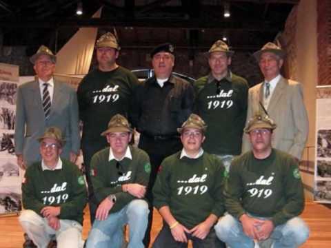 download lagu mp3 mp4 Amici Miei Canzone Alpini, download lagu Amici Miei Canzone Alpini gratis, unduh video klip Amici Miei Canzone Alpini