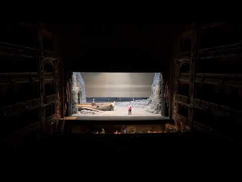 Mikheil Sheshaberidze sings Hai Ben Ragione from Puccini's Il Tabarro at the Teatro Colon Thumbnail