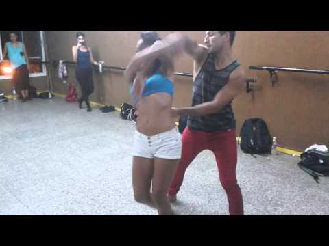 Sebastian Mustafa y Karu Garcia- Clase de Bachata Coreografica