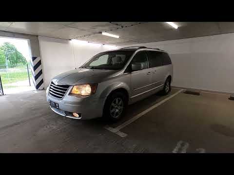 фото chrysler town & country v 0