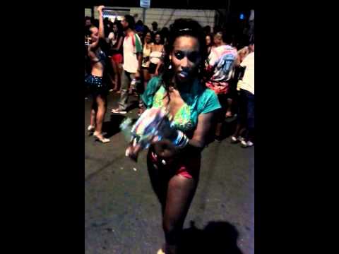 Ensaio da x9 a pioneira  com nossa madrinha Thati