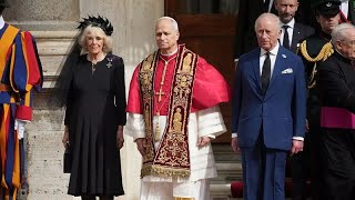 Historischer Besuch im Vatikan: King Charles betet mit dem Papst