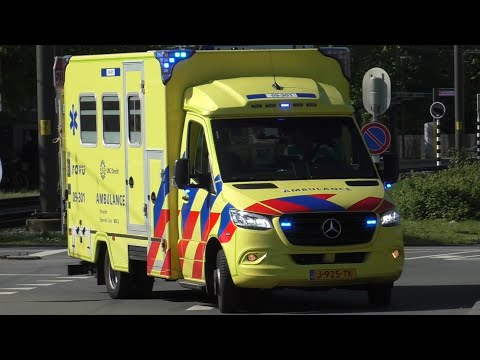 Ambulances en Mobiele Intensive Care Unit met spoed naar en van meldingen in Nieuwegein