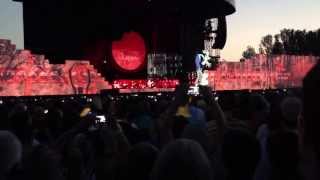preview picture of video 'Roger Waters - The wall - Another brick in the wall part 1 & 2 - Werchter 20/07/13'