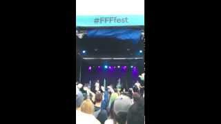 Anamanaguchi feat. M33sh - Japan Air / Pop It Live @ Fun Fun Fun Fest 2015
