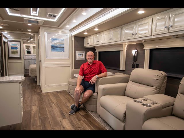 Preview image of 2022 Tiffin Phaeton 37BH (17N210061) youtube video