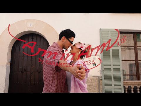 arm in arm - CARAMELLA & YDRA