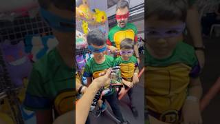 Comemorar o dia da pizza com as maiores fãs de pizza do mundo!! #mtg #teenagemutantninjaturtles