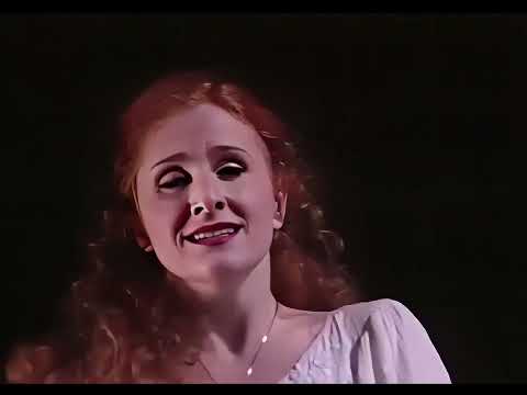 Sí, vendetta, tremenda vendetta!-DMITRI HVOROSTOVSKY and Laura Claycomb.