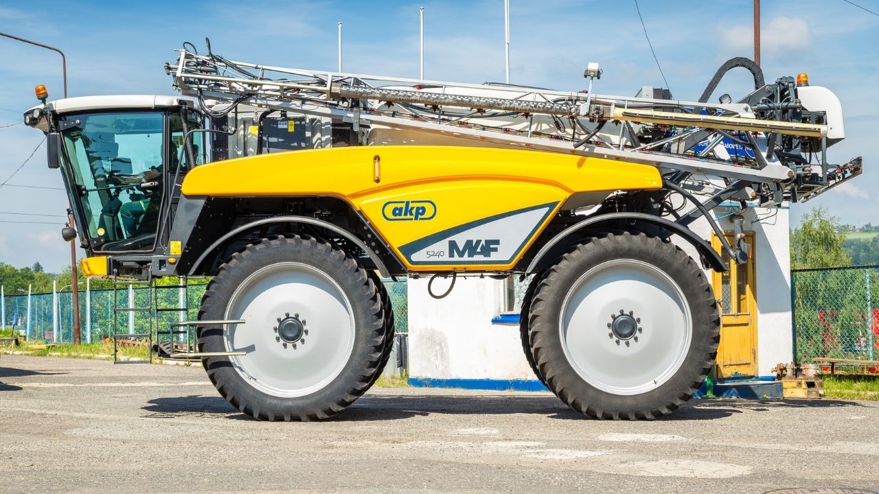 MAZZOTTI MAF 5240 önjáró permetezőgép – 150 cm – 783 üzemóra – 2019-es évjárat – 30 m – GPS