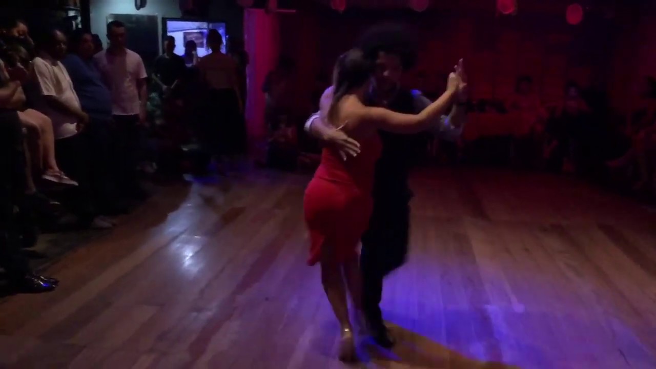 Vinicius Souza e Gaby Mataloni em La Cachanga do Malandro, Río de Janeiro 1