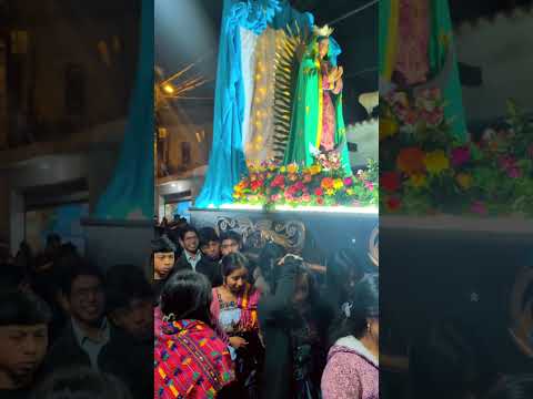 Procesión en Santiago Sacatepéquez Guatemala