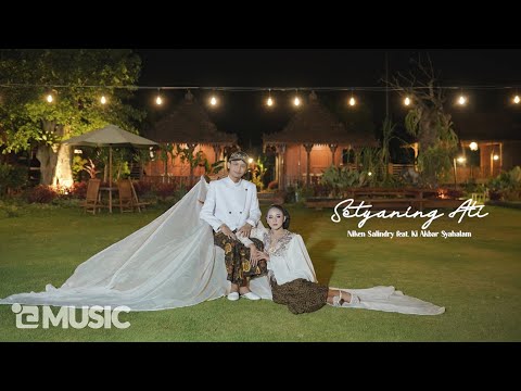 NIKEN SALINDRY FEAT. AKBAR SYAHALAM - SETYANING ATI | Versi Campursari (Official Music Video)