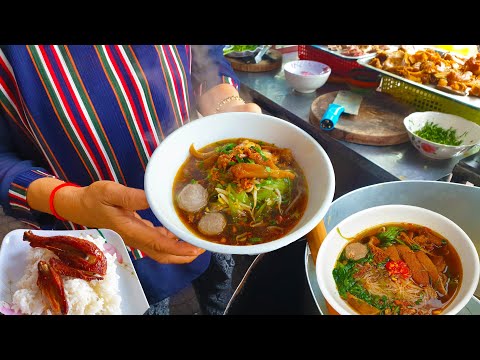 Chicken Rice And Noodle With Braised Beef Soup - Phnom Penh Healthy Breakfast
